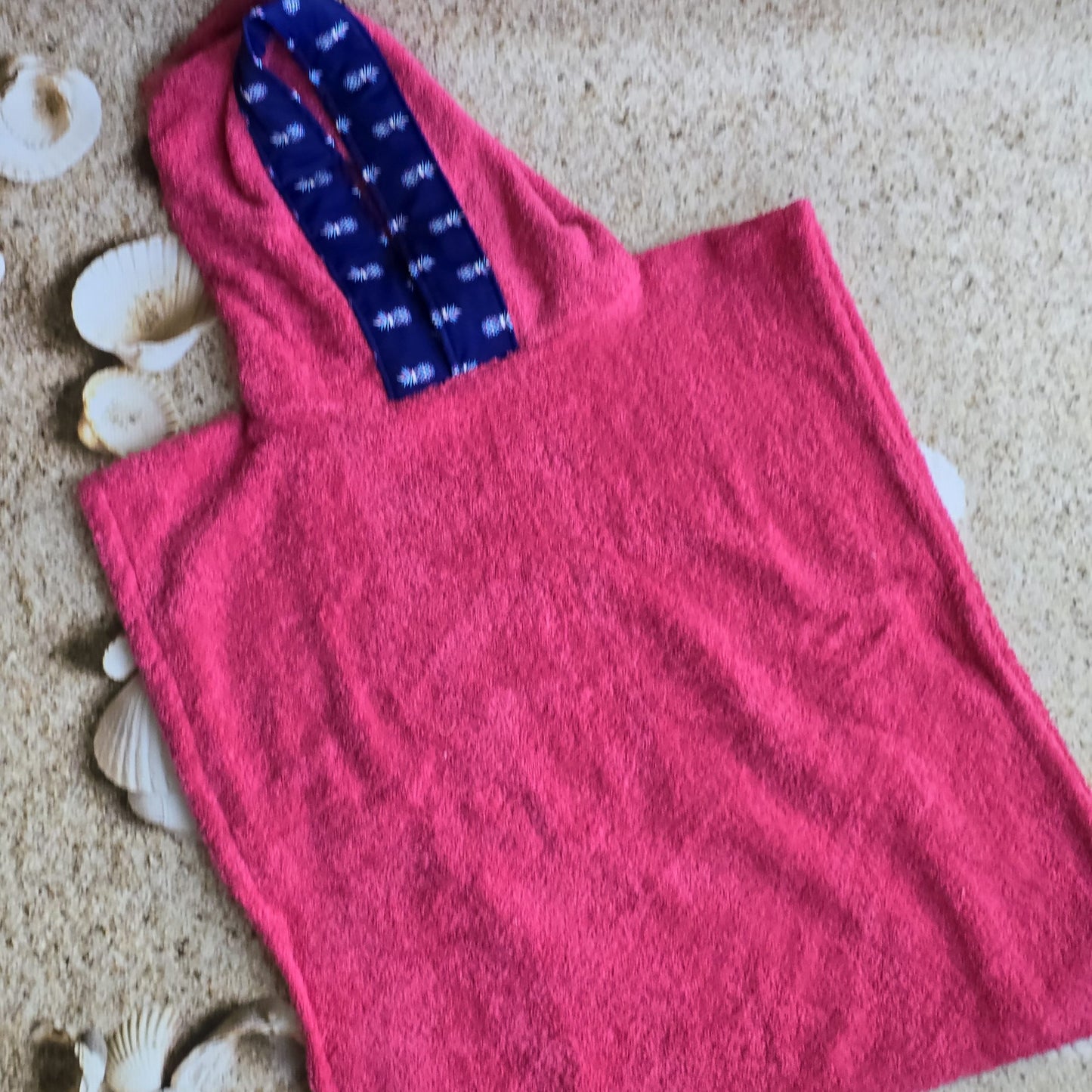 Poncho Towel Fushia/Navy Pineapple