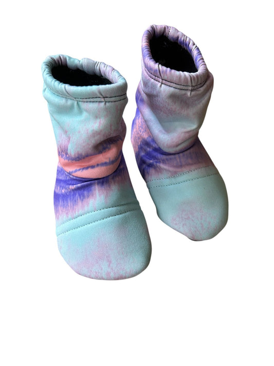 Fluffy Tie Die Slippers Pink