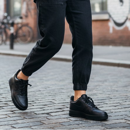 Nike Air Force 1 Black - Woman Lifestyle