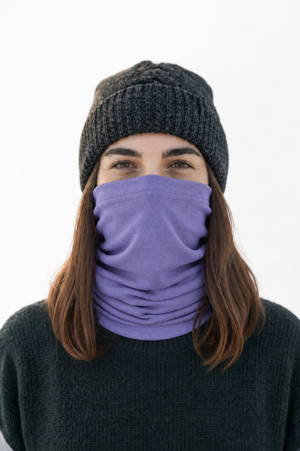 Woman wearing the lilac headgear